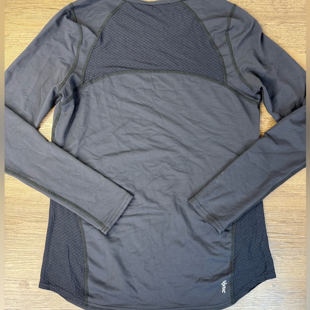Tonic Women’s Black Long Sleeve Activewear Tee, size XL - Picture 5 of 10